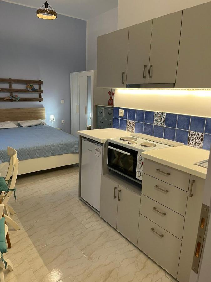 Almira Studios And Apartments Agia Marina  Exterior foto