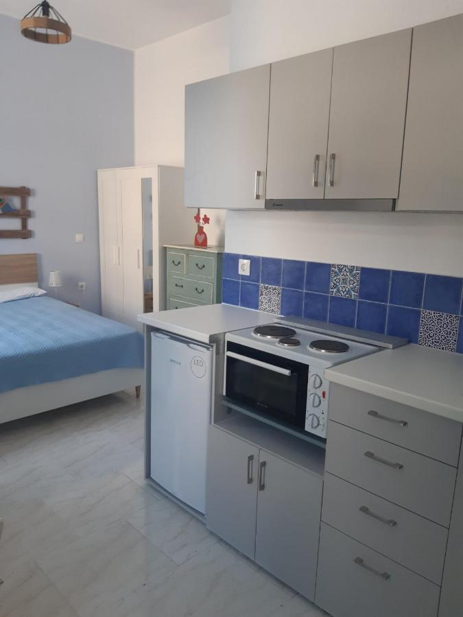 Almira Studios And Apartments Agia Marina  Exterior foto