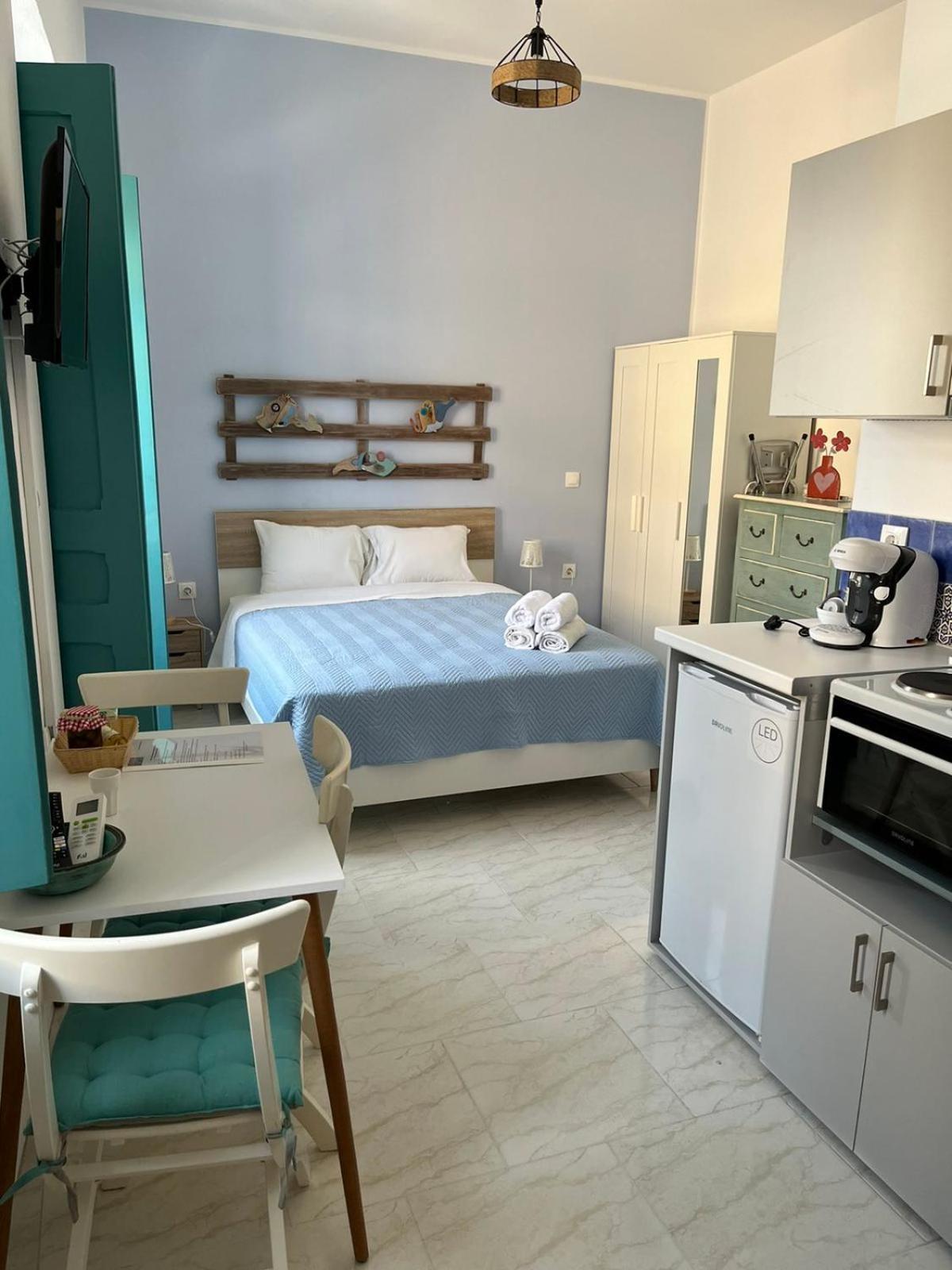 Almira Studios And Apartments Agia Marina  Exterior foto